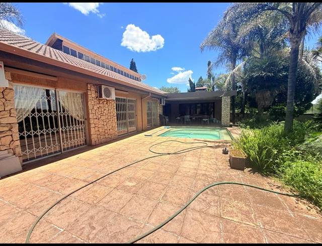 4 BEDROOM HOUSE FOR SALE IN FLORA GARDENS